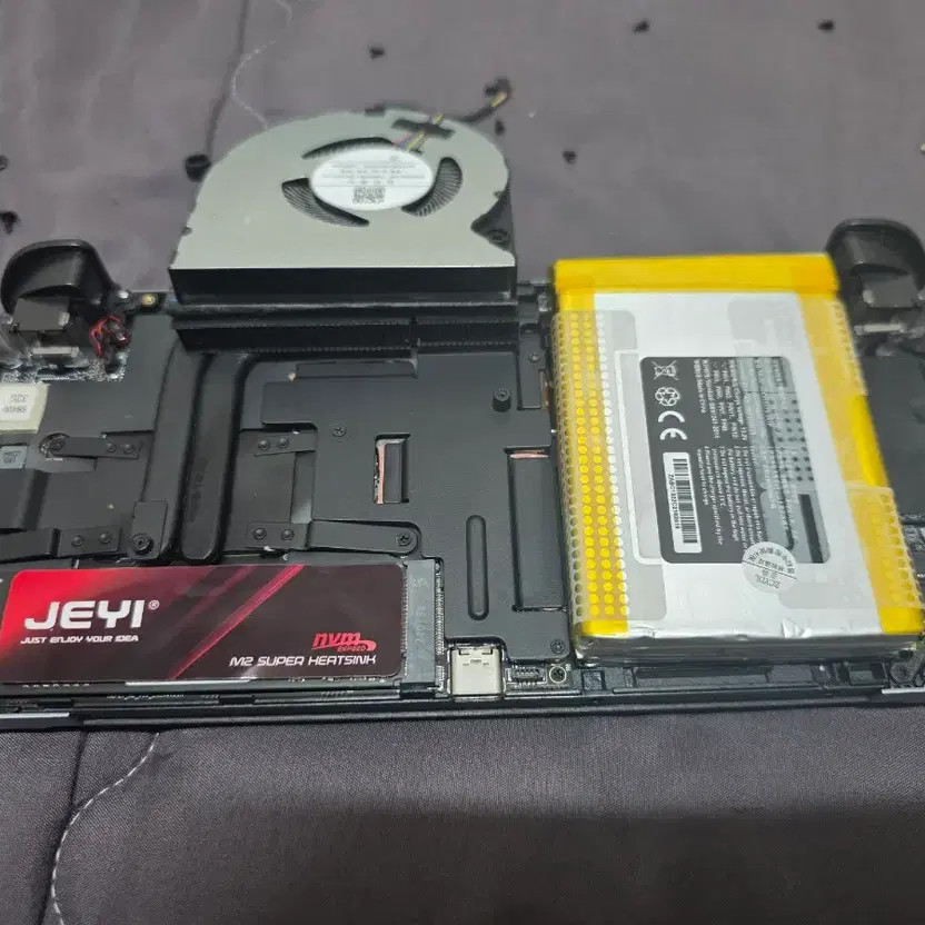 GPD Win4 Handheld Gaming Console, Includes Case & Screen Protectors