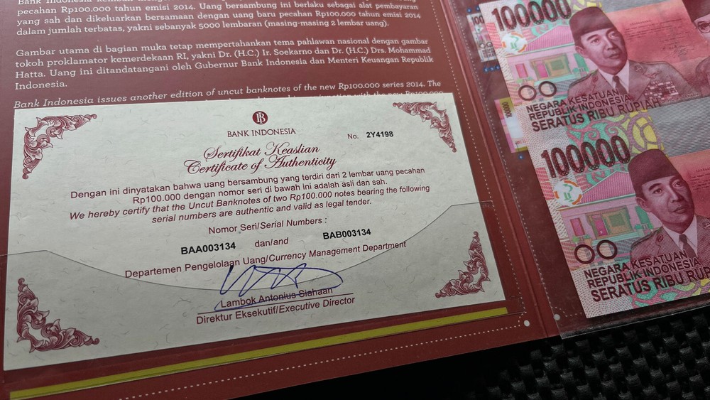 INDONESIA 2014 100000 RUPIAH #02 uncut notes with folder