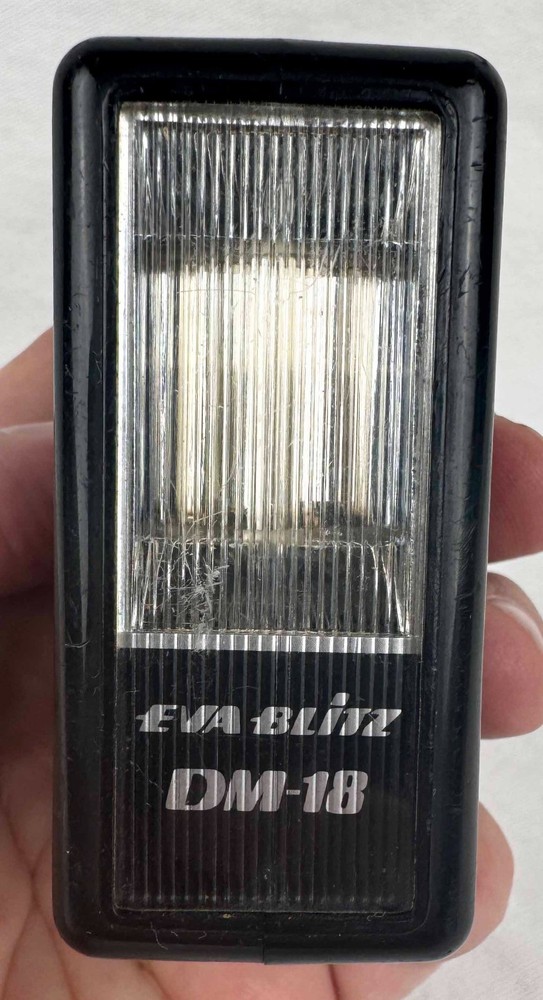Eva Blitz DM-18 Flash