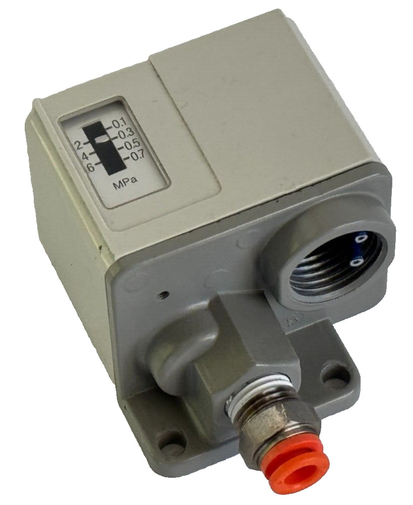 USED SMC IS3000-02 Pressure Switch