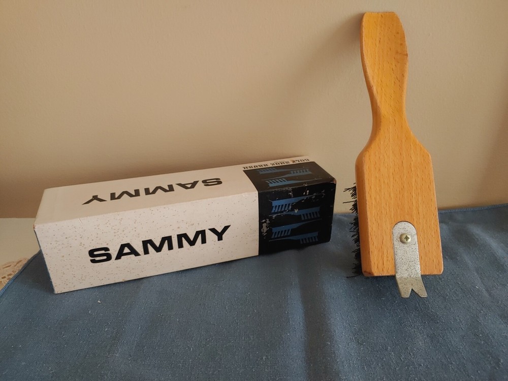 Vintage SAMMY Solid Wood Handle Golf Shoe Brush (original box)