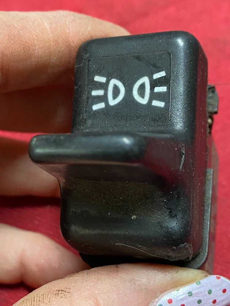 VOLVO OEM MARKER LIGHT SWITCH, 1624125, TOGGLE SWITCH
