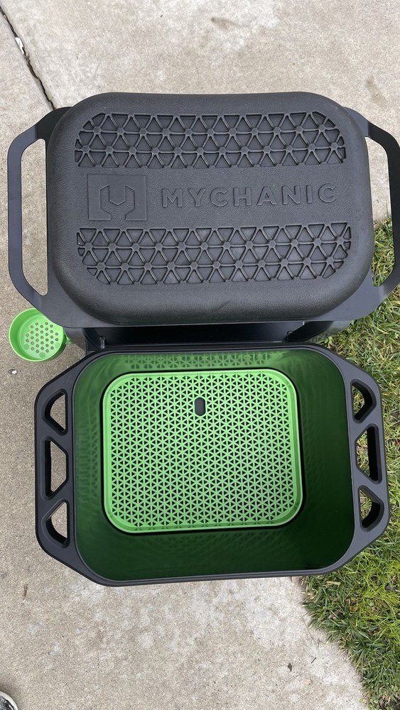 Rolling Car Wash Stool with Bucket
