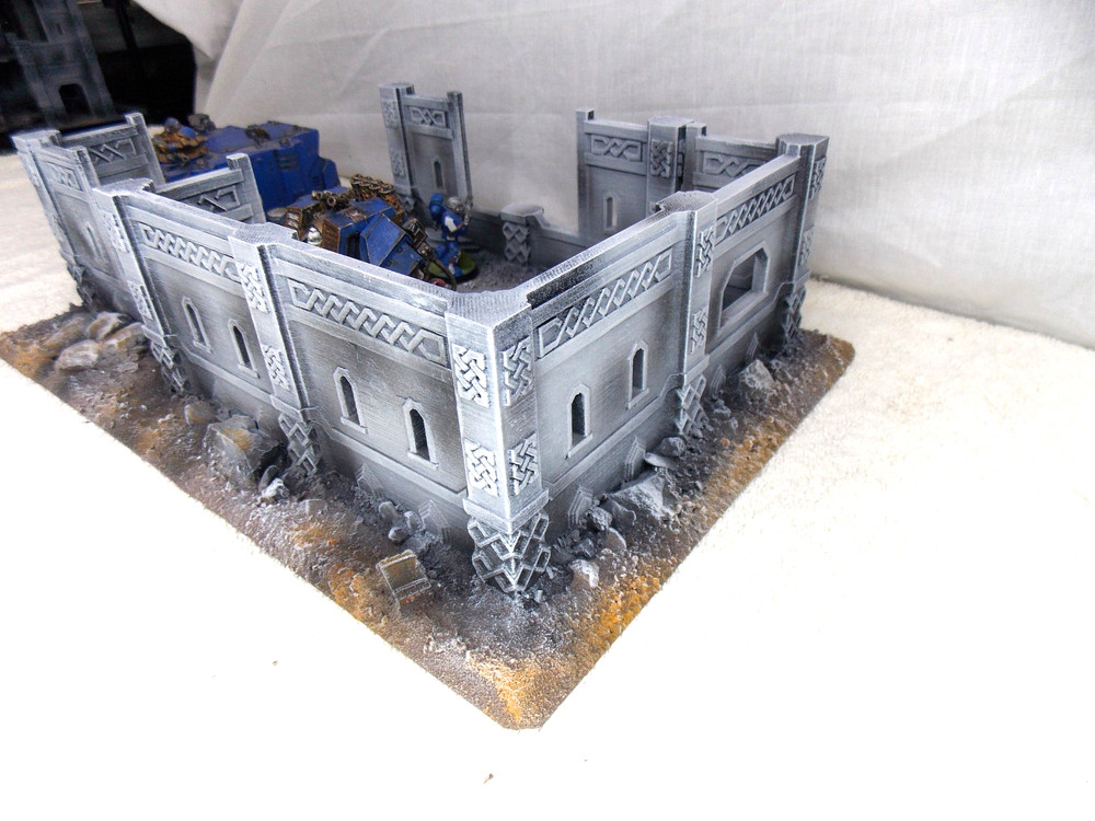 WARGAMING TERRAIN PAINTED BUILDING