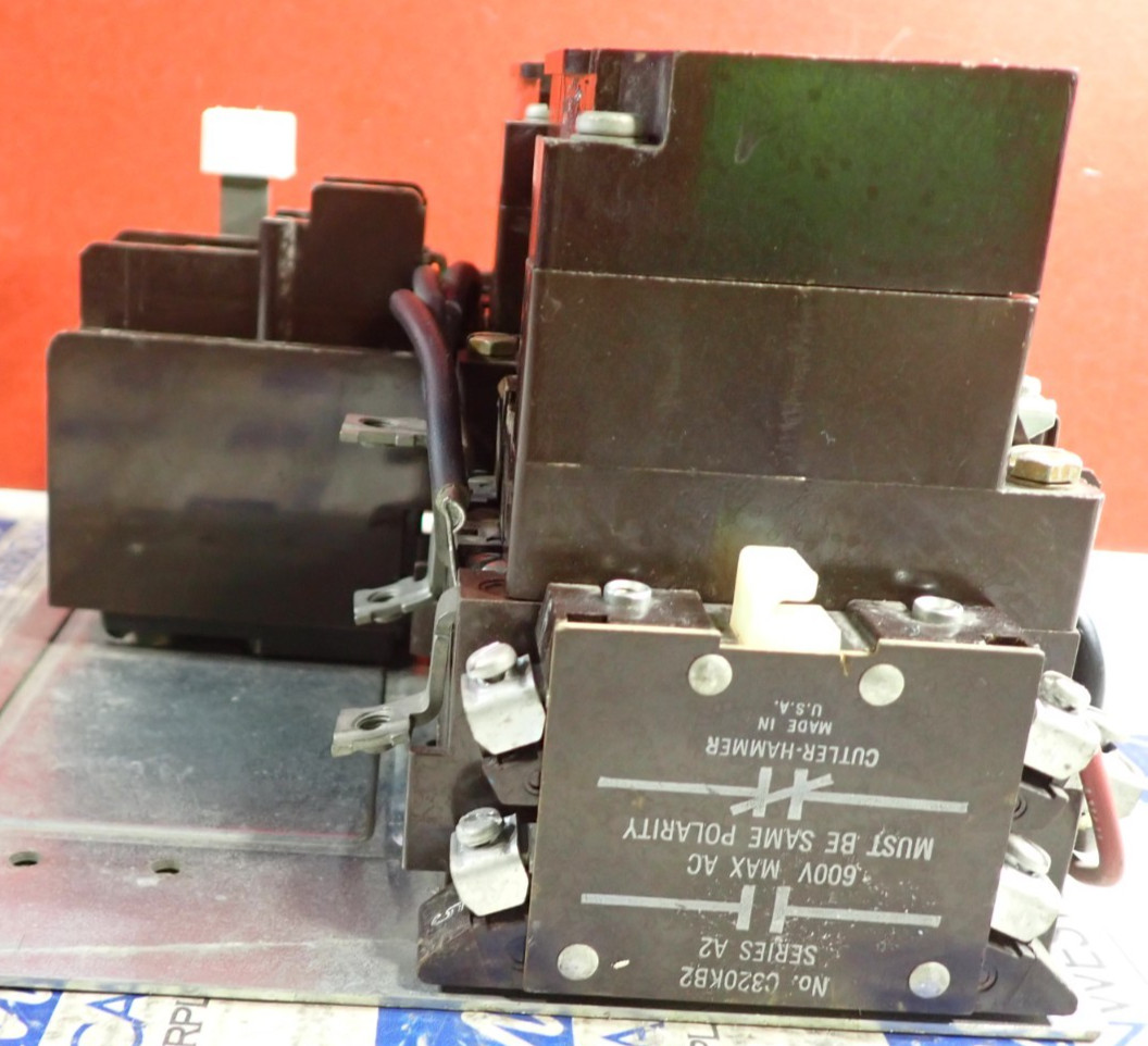 Cutler Hammer A50AG0 Size 00 Reversing Starter 3 Phase 9 Amp w/ C320KB2 S939