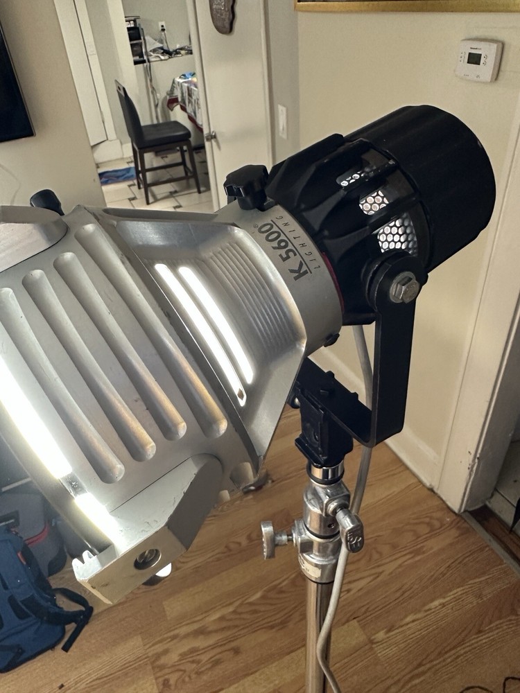 K5600 Joker Bug 200 Par HMI Light