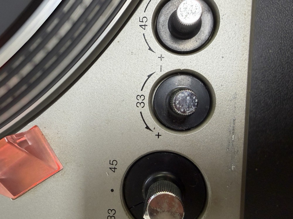 Vintage Technics SL-1650 Direct Drive Automatic Turntable Stacking Spindle READ