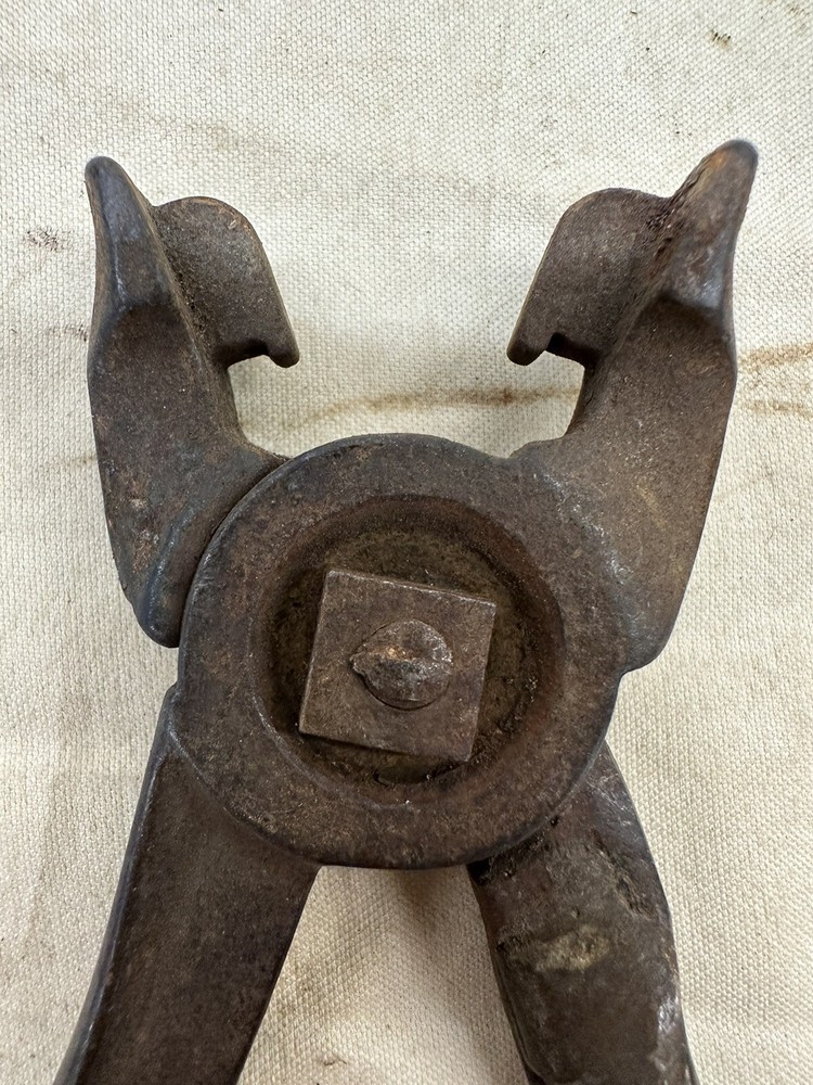Vintage HOG RING Pliers?