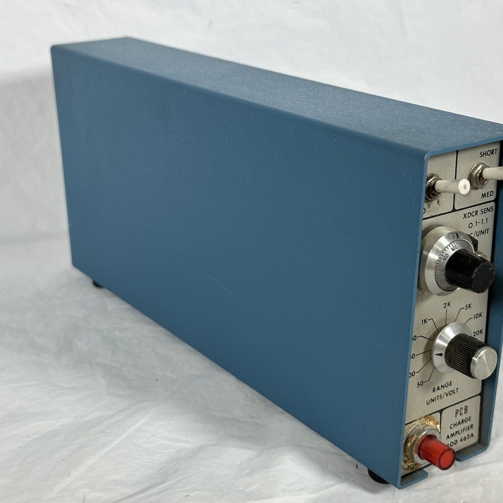 PCB Piezotronics Shear 462A Accelerometer Charge Amplifier