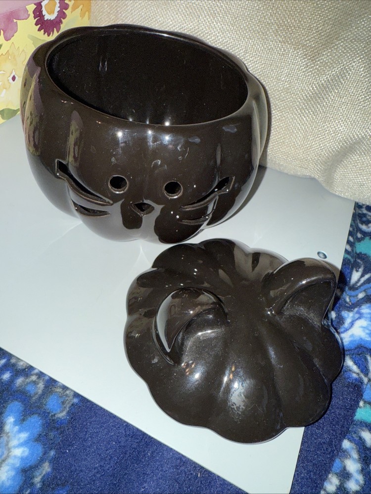 Black Cat Cat-O-Lantern Ceramic w lid