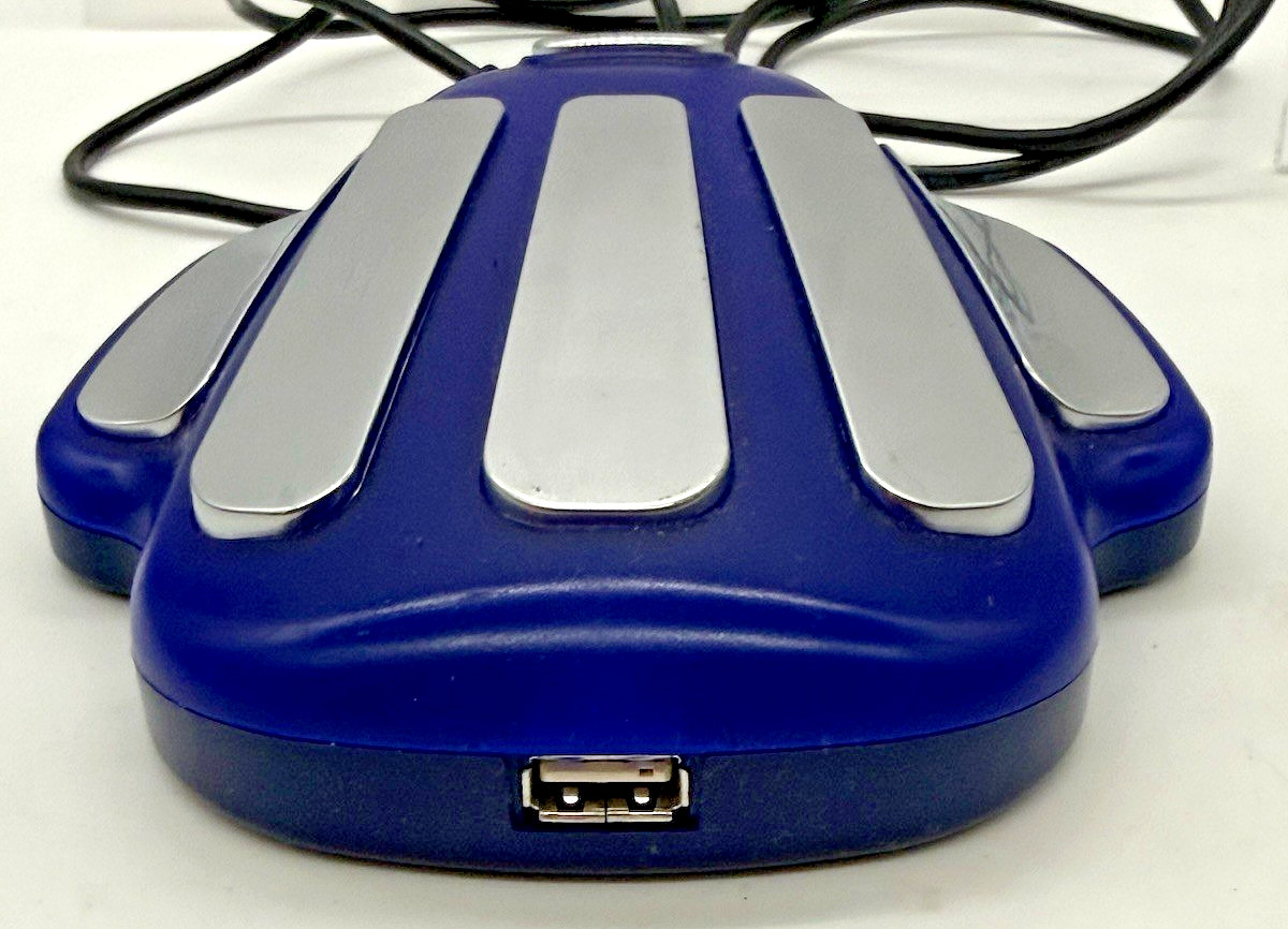 Zyto Hand Cradle, USB Cable, Powers On