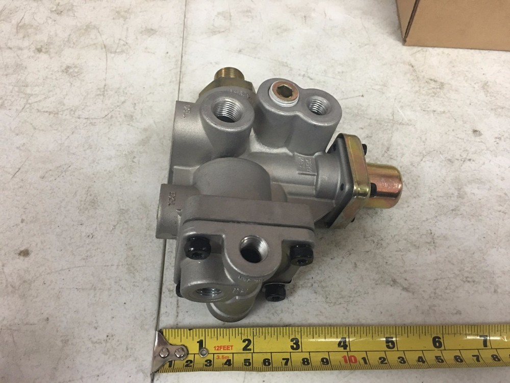 SR-2 Spring Brake Control Valve. S&S # S-A149 Ref. # Bendix 103061 401185 SR2