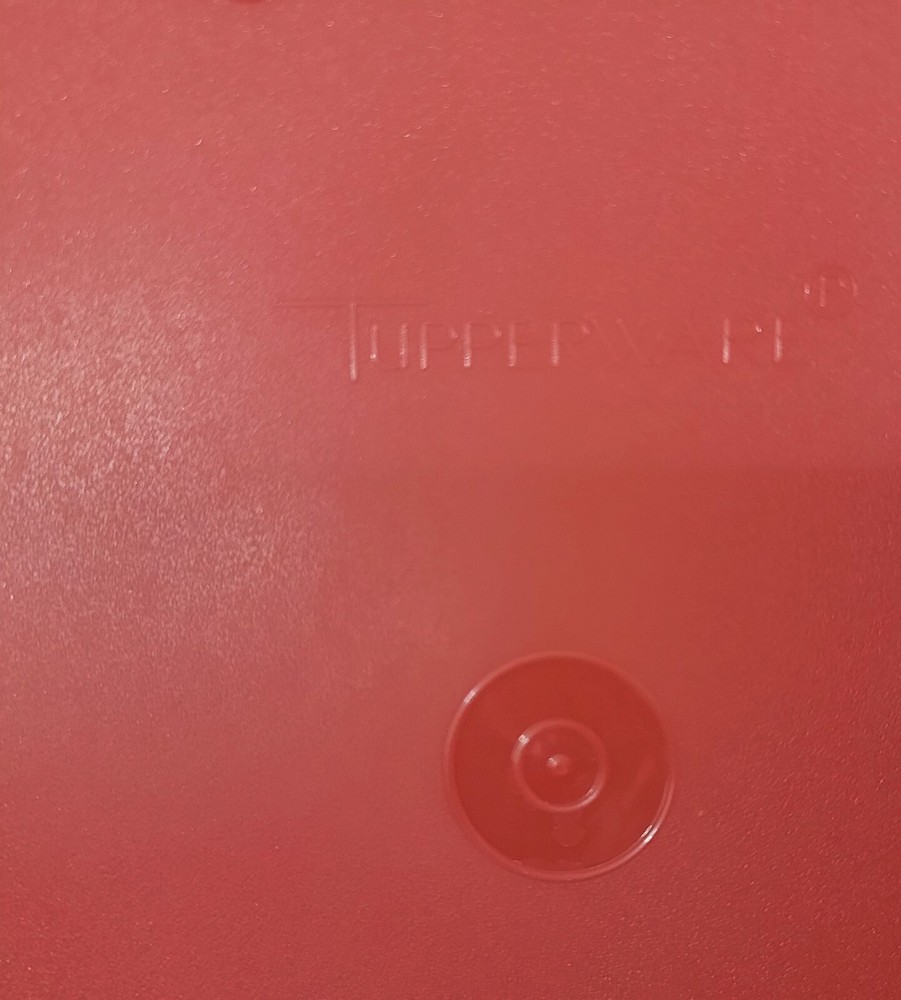 4 sheer TUPPERWARE DIVIDED DINING TRAYS stackable picnic lunch cafeteria camping