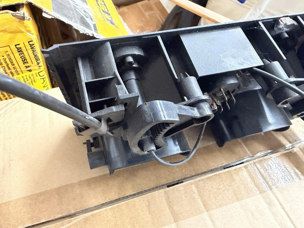 BmW E21 320i Heater Control Panel 1336624
