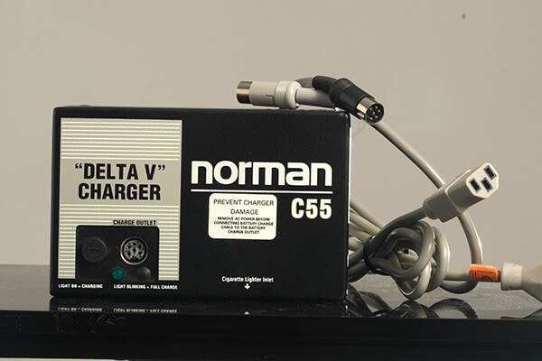 Norman 200C Portable Battery Assembly flash kits-MINT-