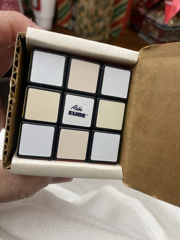 Rubiks Cube Model 2165-9