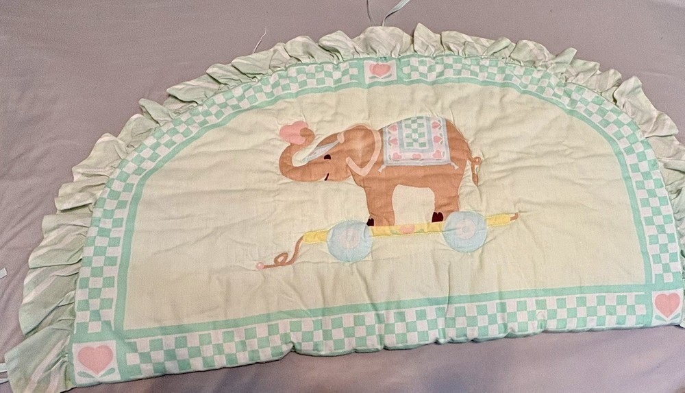 Daisy Kingdom Pull Toy Parade Crib Set