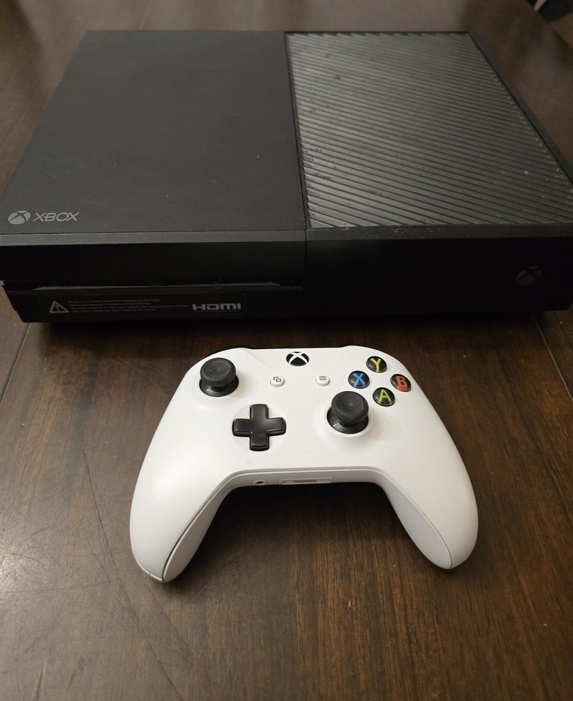 Microsoft Xbox One 1540 500GB Console Bundle w/ 6 Games + 1 Controller - TESTED!