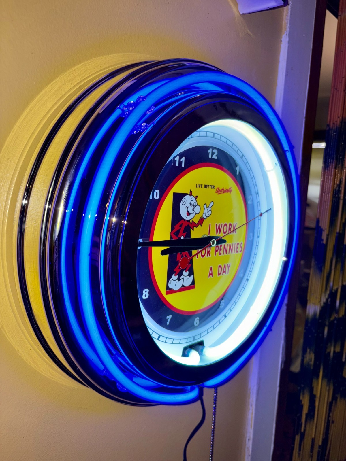 Reddy Kilowatt Sparky Electrician Garage Bar Man Cave Neon Adverting Clock Sign