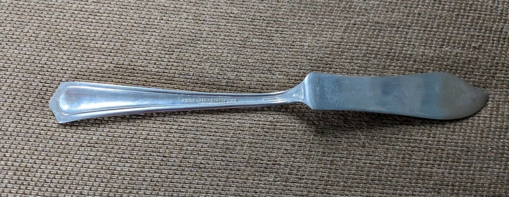 Oneida/Rogers Master Butter Knife - Discontinued Pattern