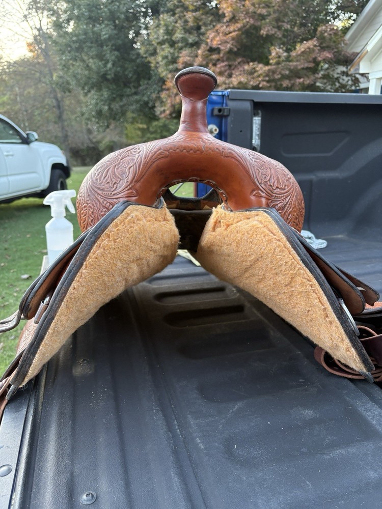 15” Circle Y Gladewater Show Saddle