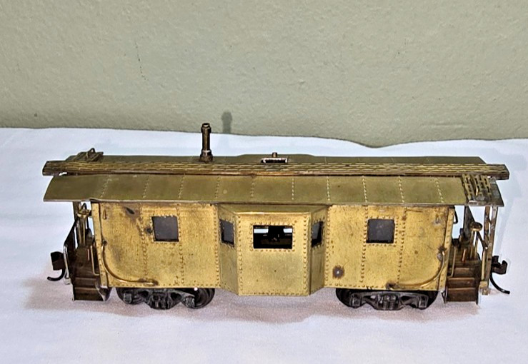 Vintage HO Gauge Unpainted Brass Metal Bay Window Caboose Knuckle Couplers READ