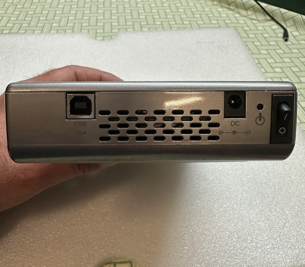 SimpleTech SimpleDrive 1TB Desktop External HDD SP-U35/1TB
