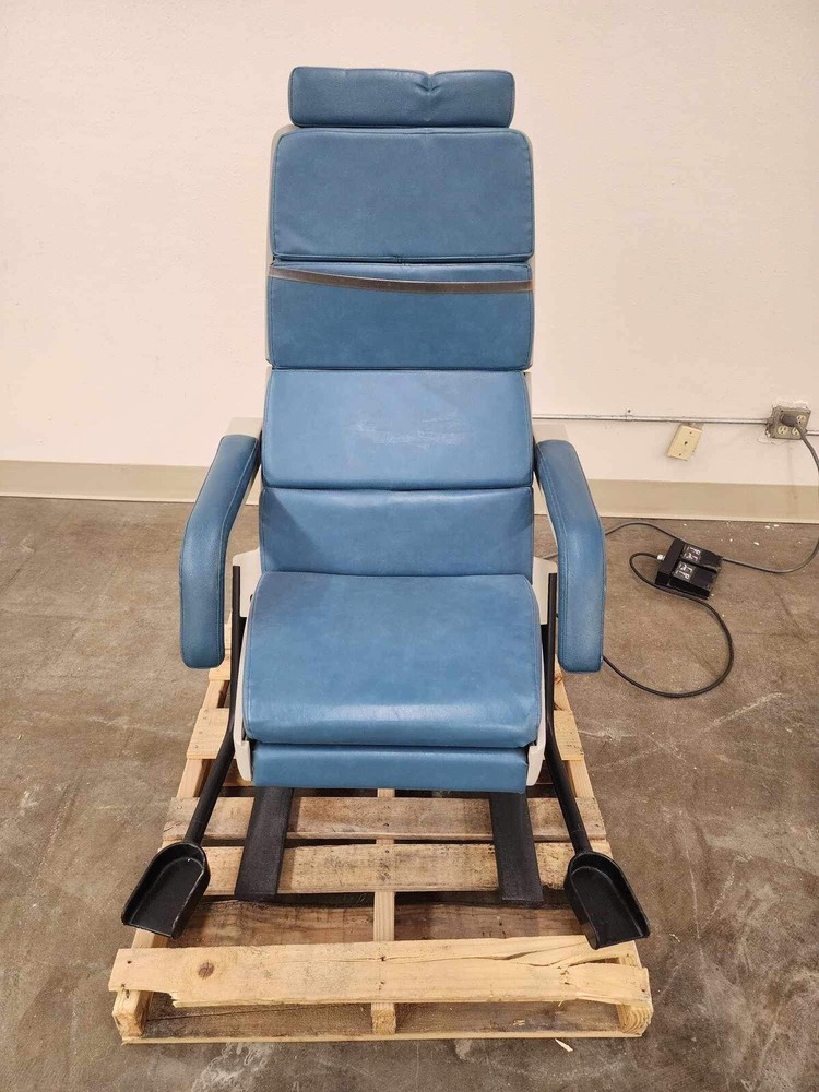 Midmark 413 Chair