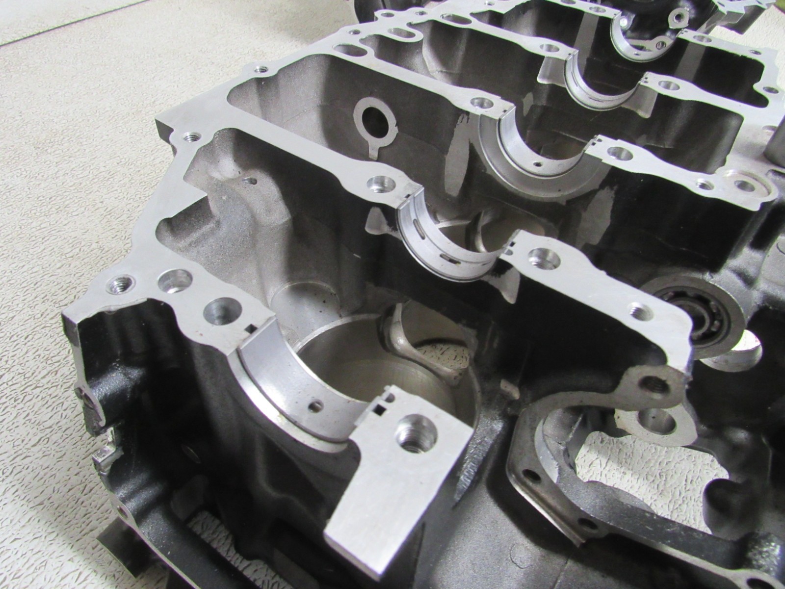 KAWASAKI NINJA ZH2 H2 ZR1000 ENGINE CASES CRANK CASE STOCK OEM #GZ27