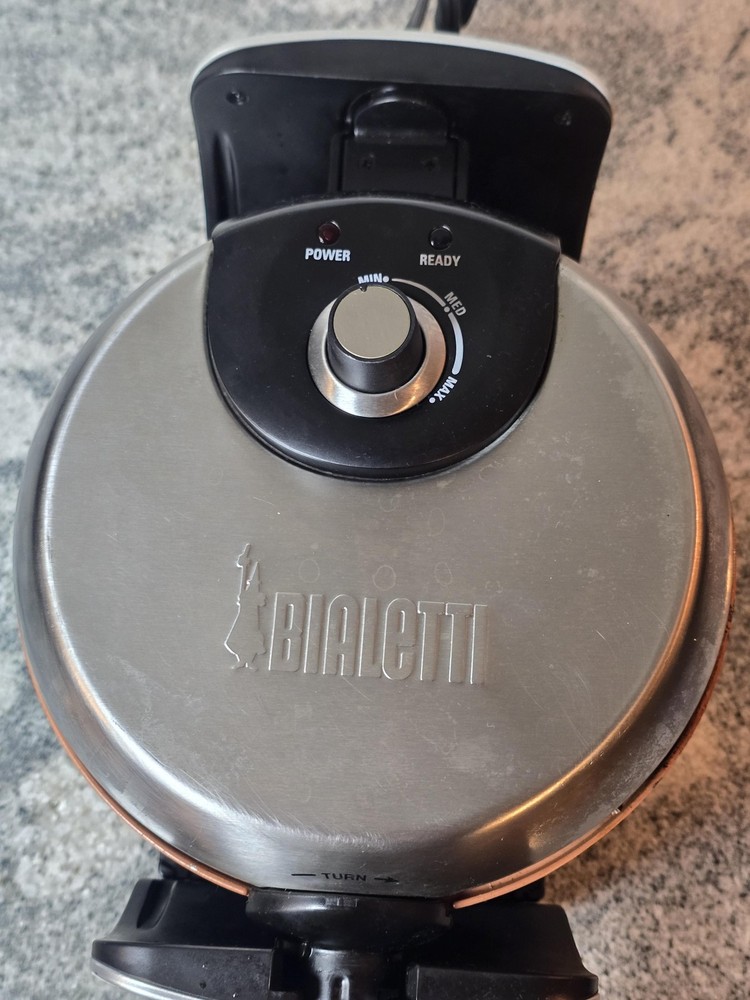 Bialetti Copper Titanium Rotating Waffle Maker Silver 1000W Nonstick Ceramic