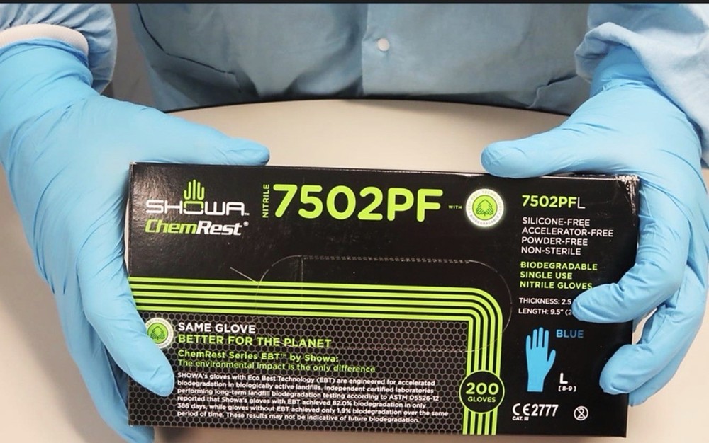SINGLE USE NITRILE GLOVES