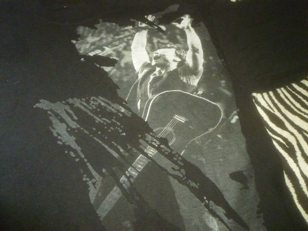 Bon Jovi Shirt - Used Size XL / L Missing Tag - Very Good cOndition!!!