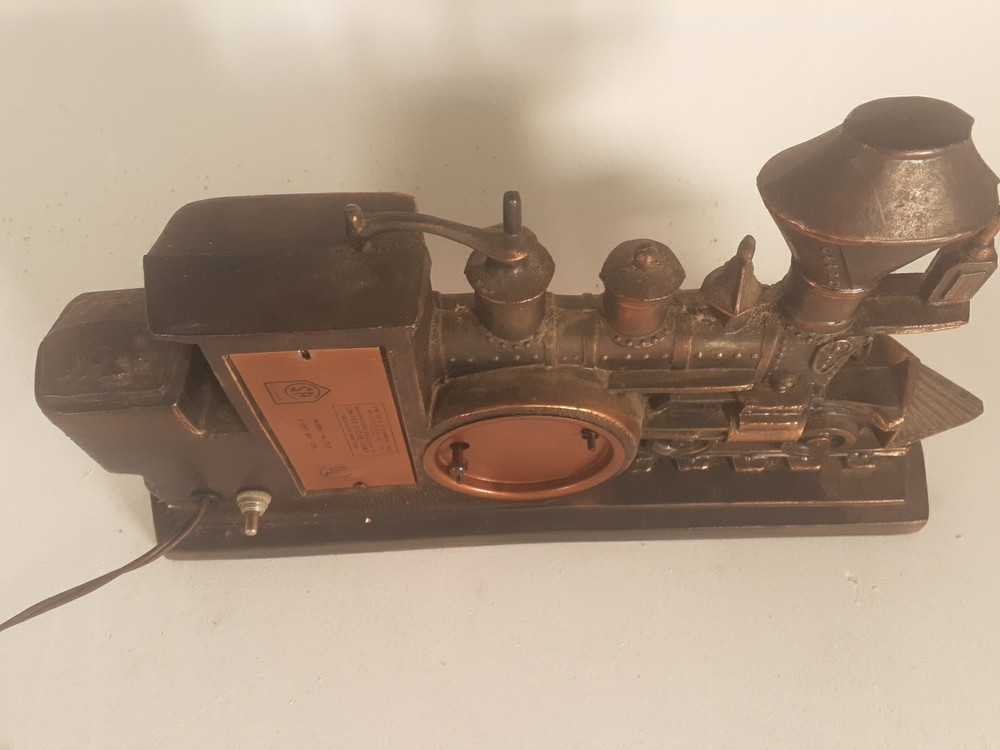 1940s United Clock Co. Choo Choo Clock, Running
