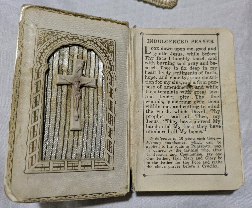 Vintage 1940s Catholic Prayer Set