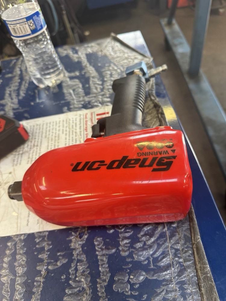 Snap-on Red Pneumatic Impact Wrench
