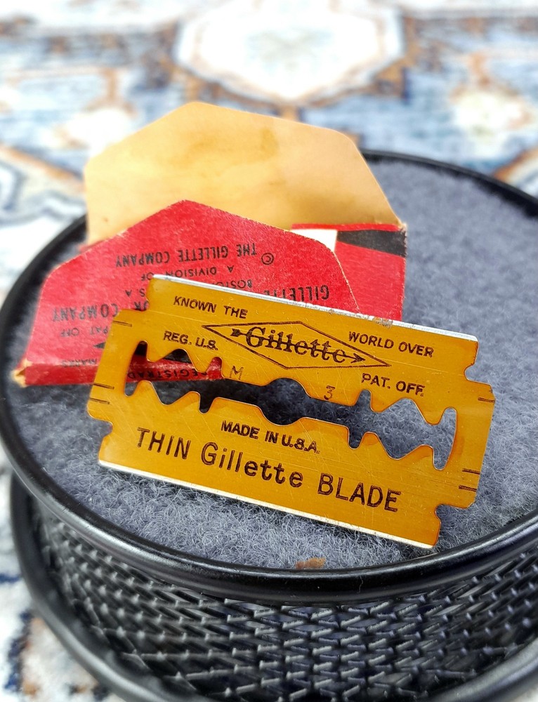 Vintage Thin Gillette Blades Single