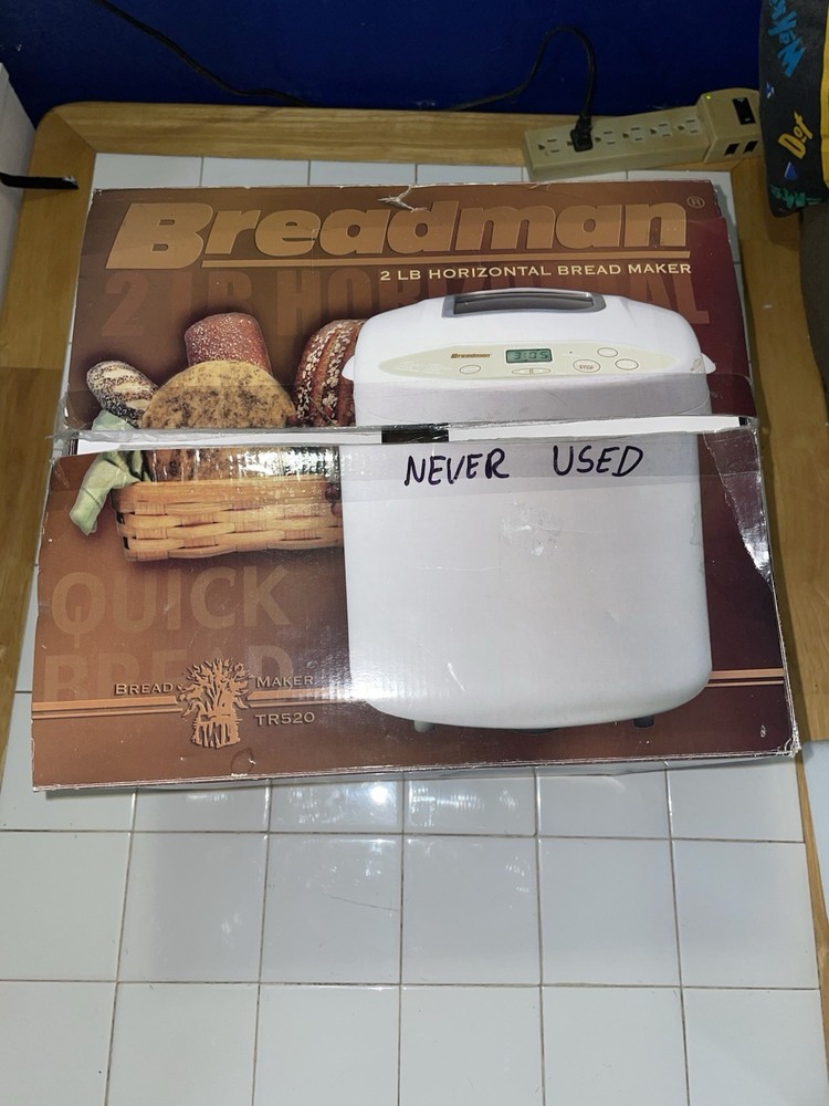 Open Box Breadman Bread Maker 3 Horizontal Loaf Sizes 8 Function TR520 2lb Model