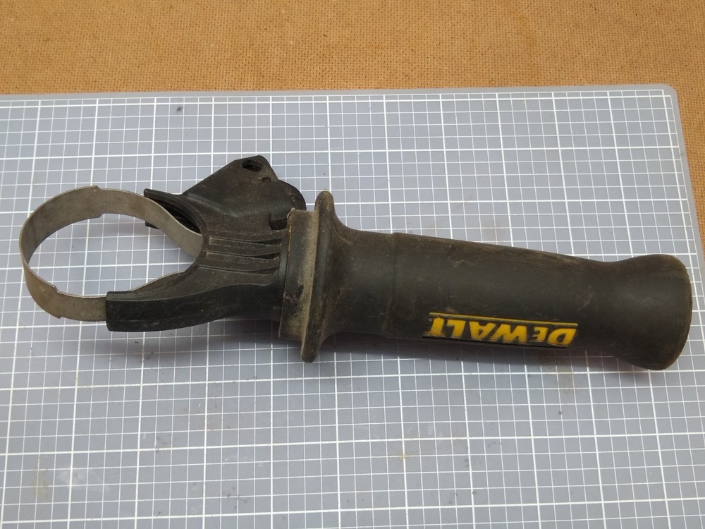 DeWalt Side Handle Compatible With DCH263 Hammer drill