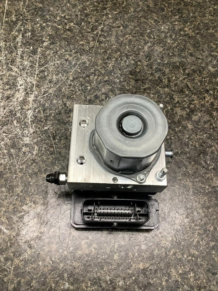 24 Can-Am Ryker 900 ABS Module Pump 74D