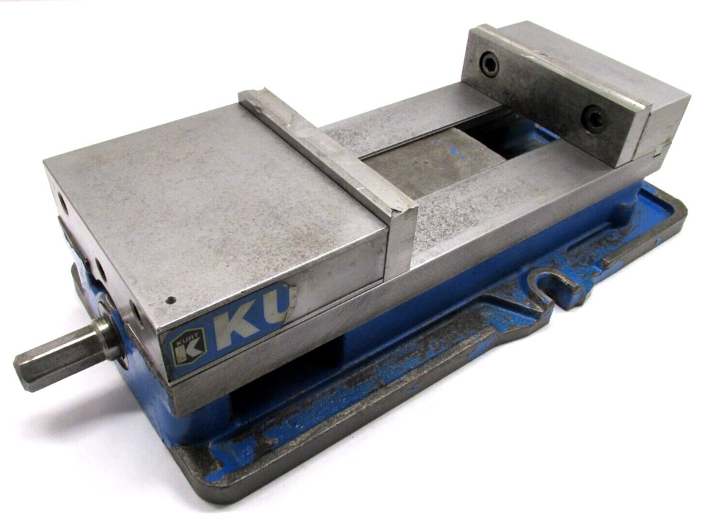 KURT ANGLOCK 6" MILLING MACHINE VISE w/ JAWS & HANDLE - #D675