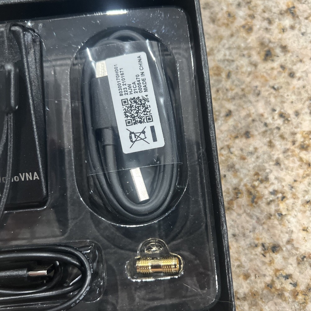 NanoVNA Very Tiny Handheld Vector Network Analyzer