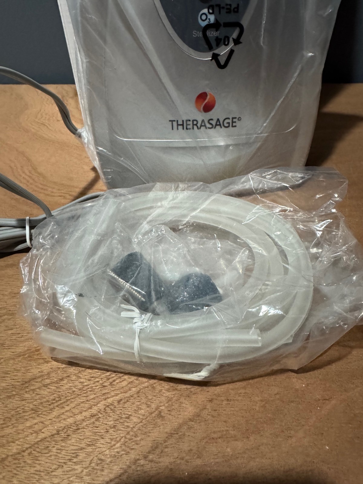 Therasage 110v TheraO3 - Bubbler Personal Ozone Device with Remote New Open Box