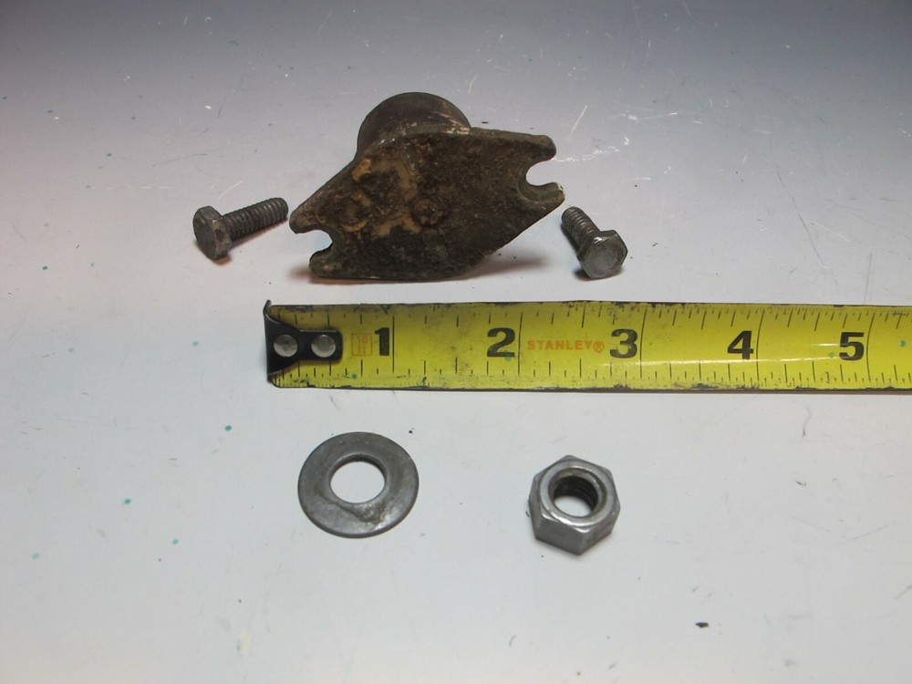 Evinrude Johnson Rubber Mount 0303879 303879 ...........----------