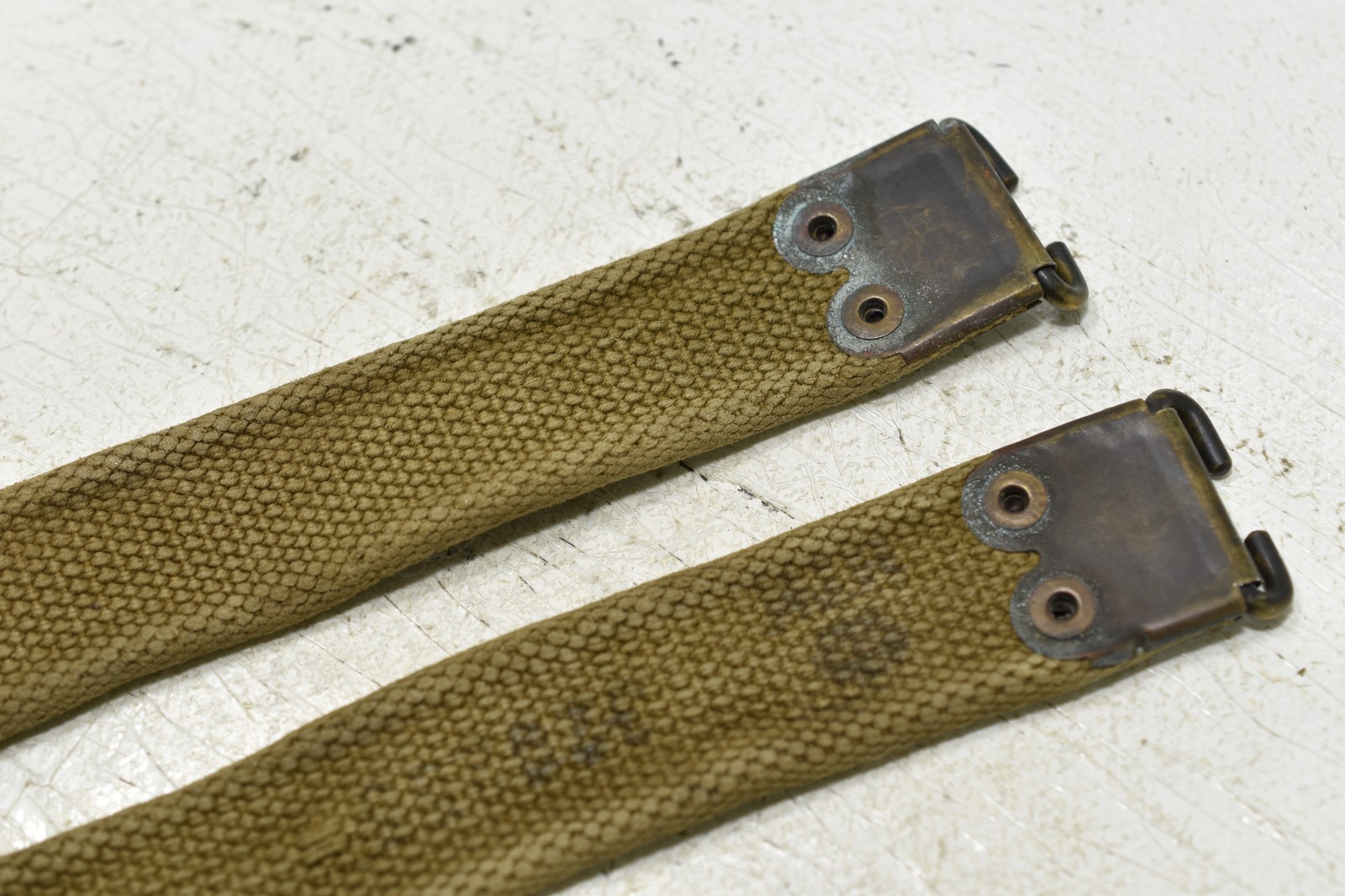 Lee Enfield WWII era 52" MKII Rifle Sling Canvas Green/tanish?
