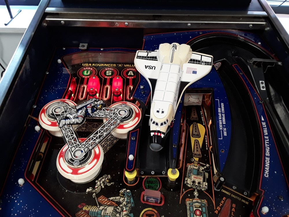 Space Shuttle Pinball Machine by Williams