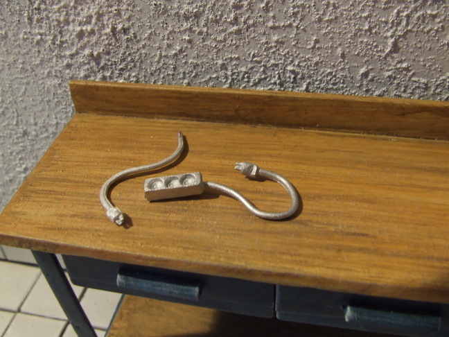 Connection Cable and Extension for Gas Station, Workshop, etc. - 1:18 Scale