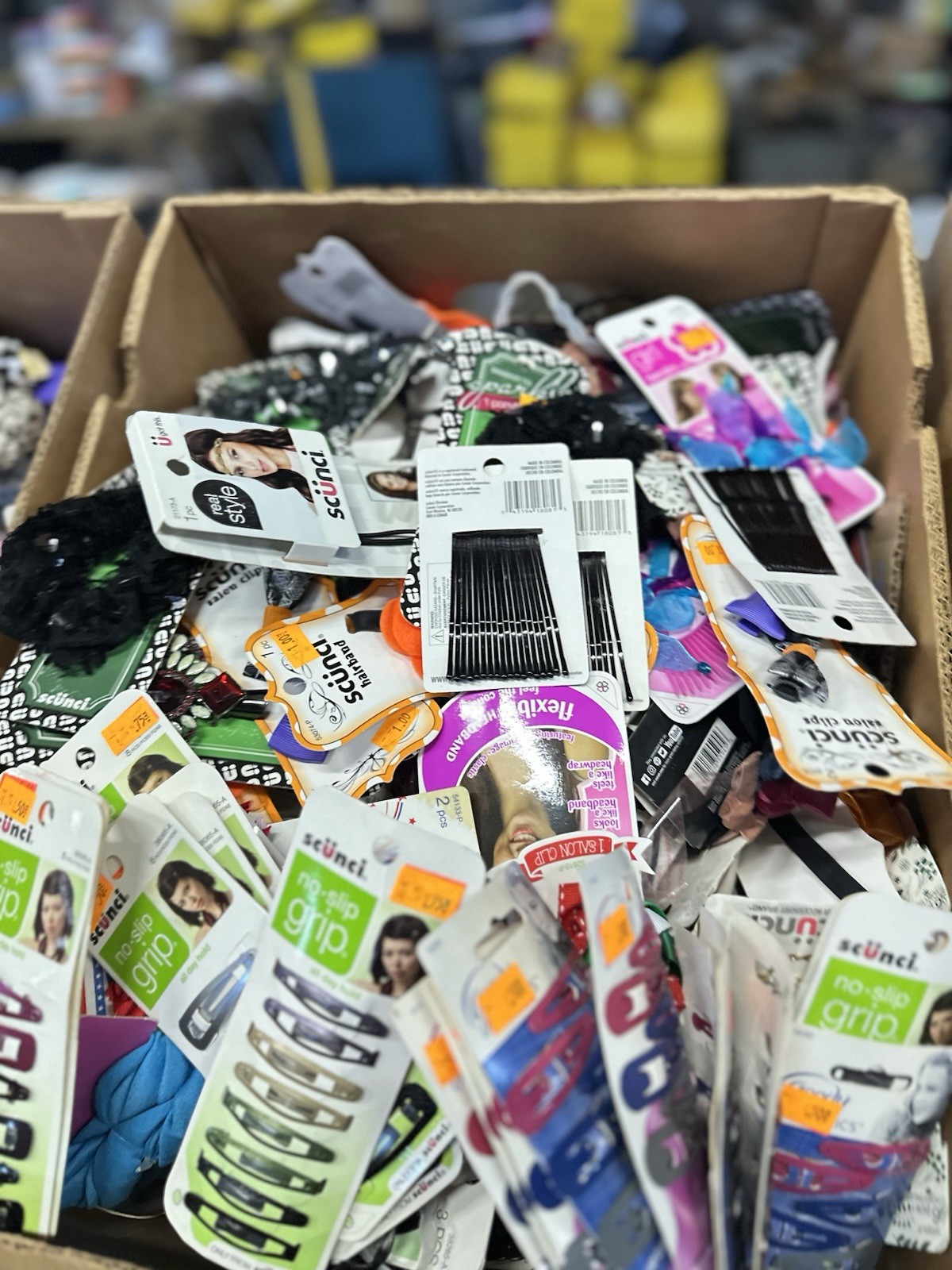 50 Pcs Wholesale Scunci , Goody Assorted Hair Accessories Scrunchies Etc Read