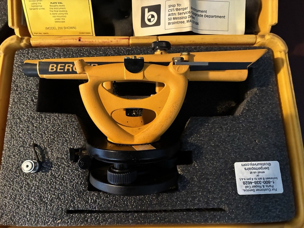 Berger instruments Model 140BU Transit Level W/ Manual Missing 1 Latch On Case