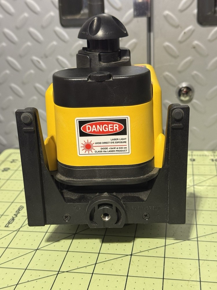 ROBOTOOLZ LASER LEVEL Rt3620-2 WORKS GREAT