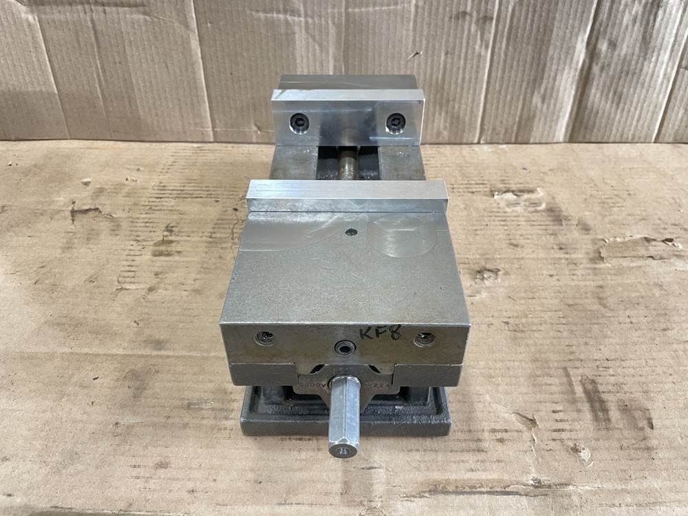 6" Kurt 3600V VersitileLock Milling Machine Vise KF8